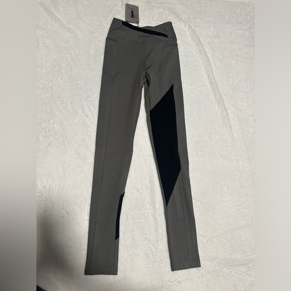 Gymshark Asymetric Leggings Smokey grey/black size small - Picture 1 of 8